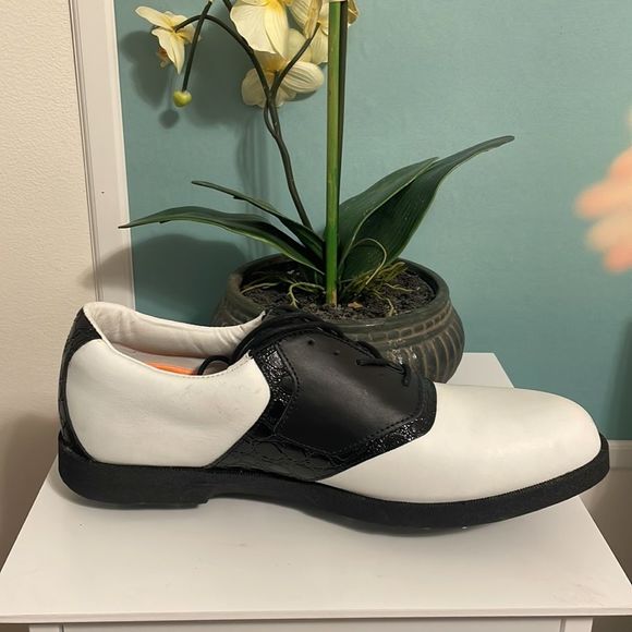 Other - - NWT DUNLOP mens golf shoes black n whir size 11